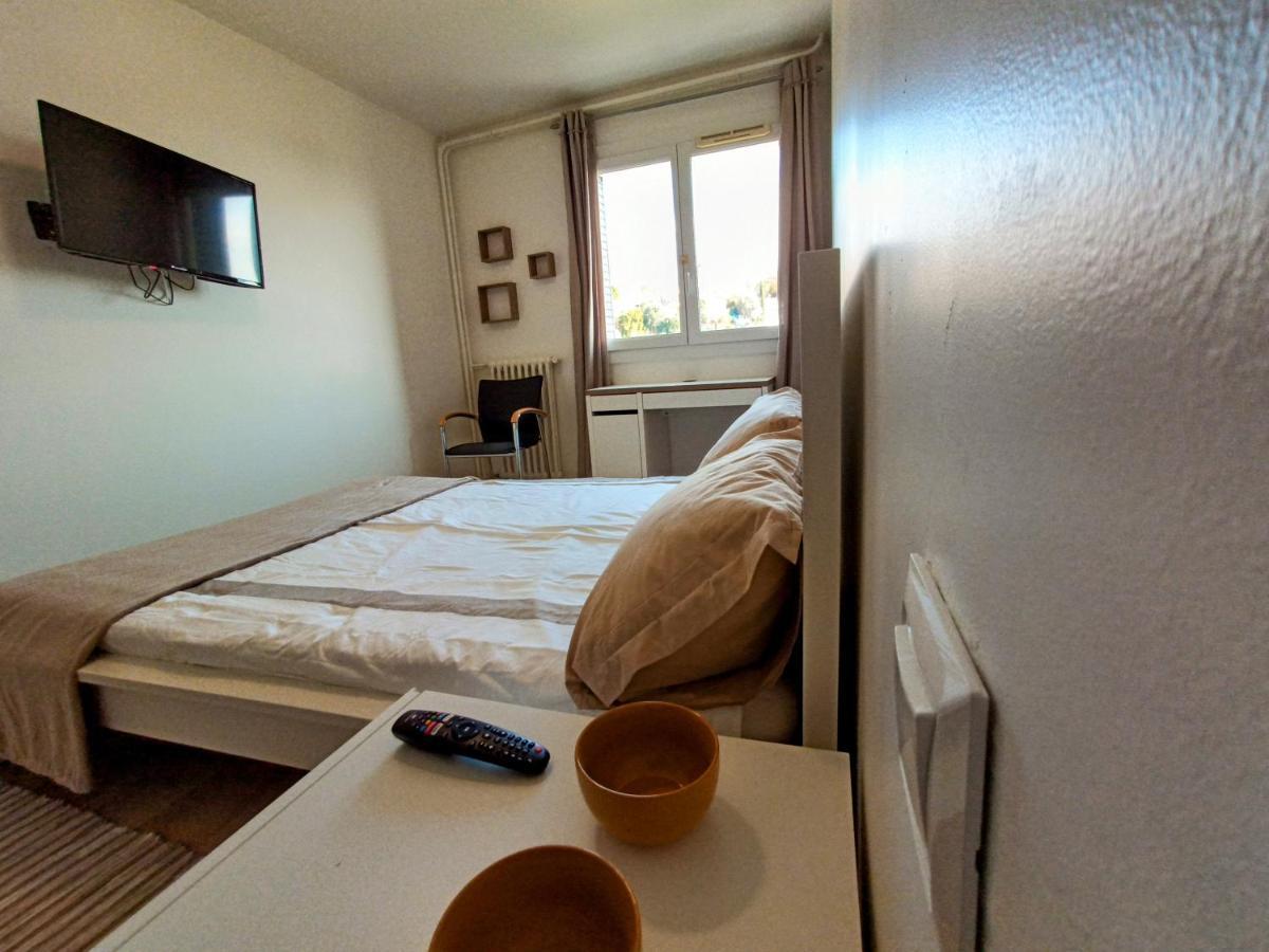 Private Room In Renovated Apartment - Tram 1 Min Walk Nice Exteriér fotografie