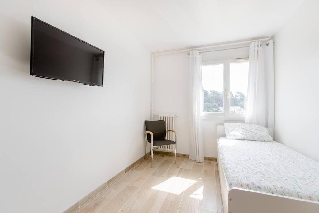 Private Room In Renovated Apartment - Tram 1 Min Walk Nice Exteriér fotografie