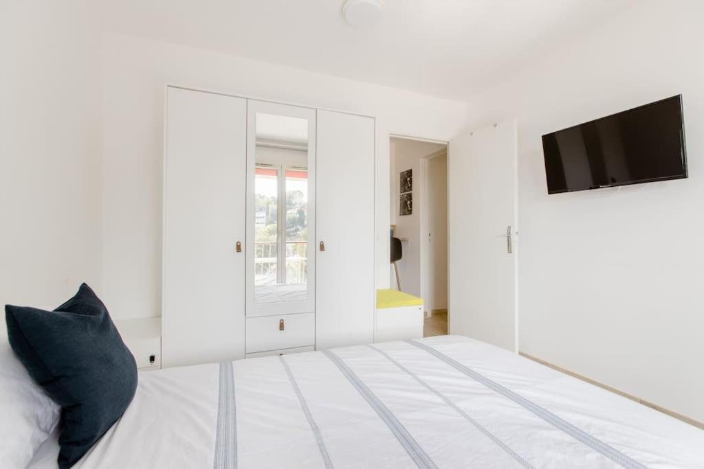 Private Room In Renovated Apartment - Tram 1 Min Walk Nice Exteriér fotografie