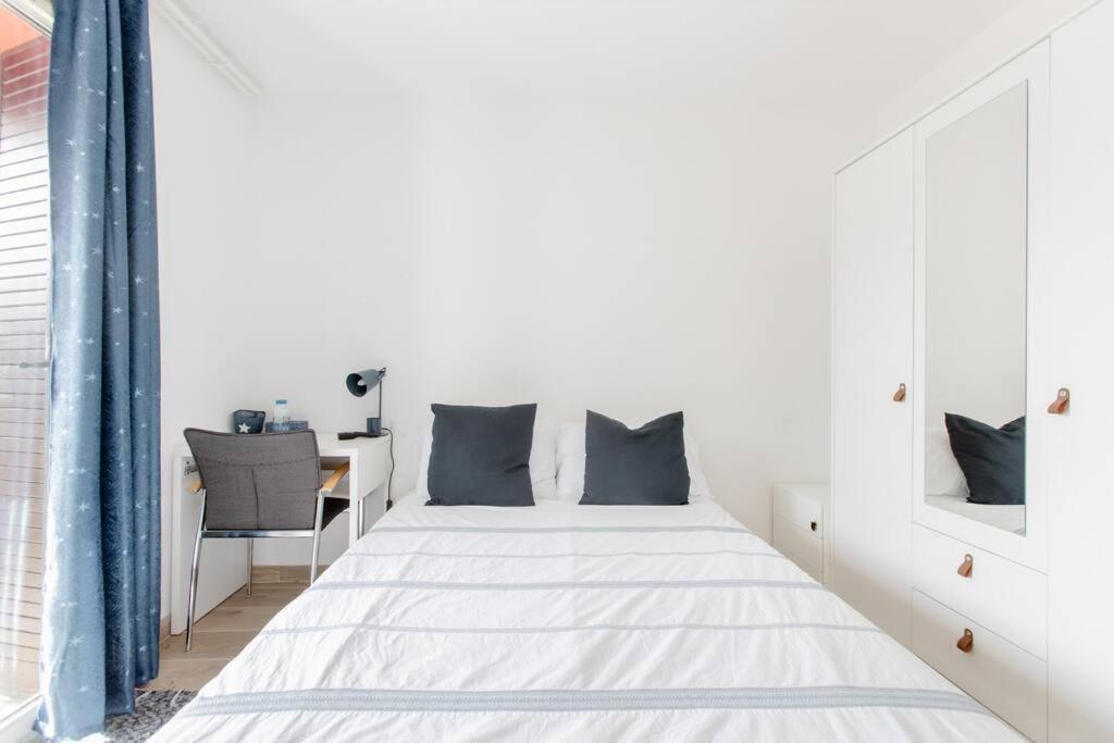 Private Room In Renovated Apartment - Tram 1 Min Walk Nice Exteriér fotografie